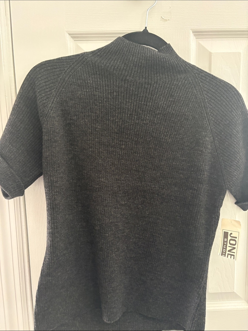 Jones Studio Charcoal Ribbed Knit Top